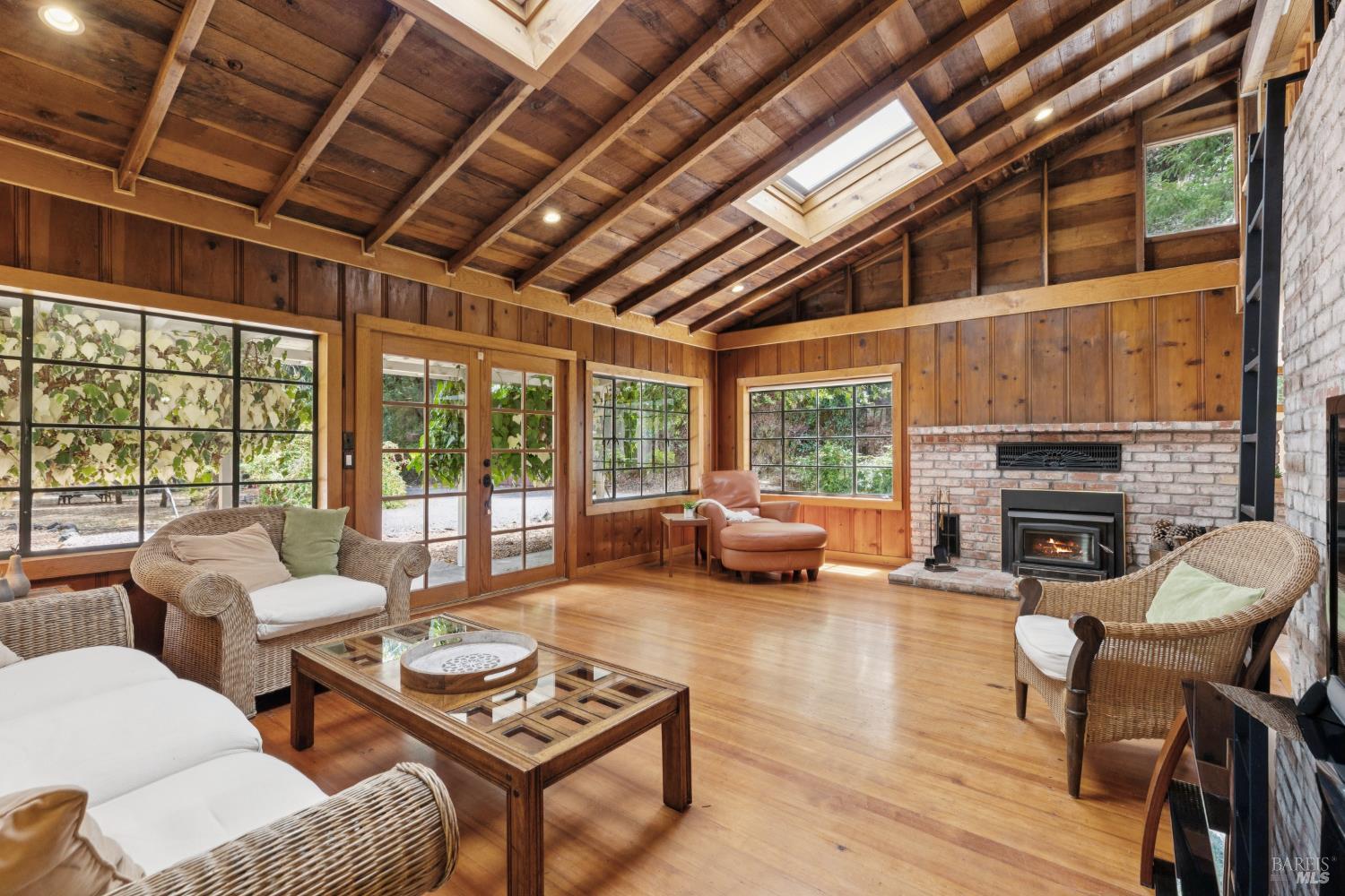 Detail Gallery Image 7 of 37 For 1311 W Dry Creek Rd, Healdsburg,  CA 95448 - 2 Beds | 1/1 Baths