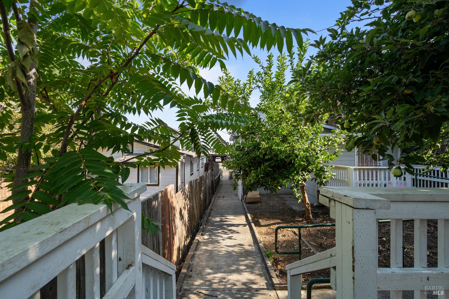 Detail Gallery Image 6 of 30 For 723 Florida St, Vallejo,  CA 94590 - – Beds | – Baths