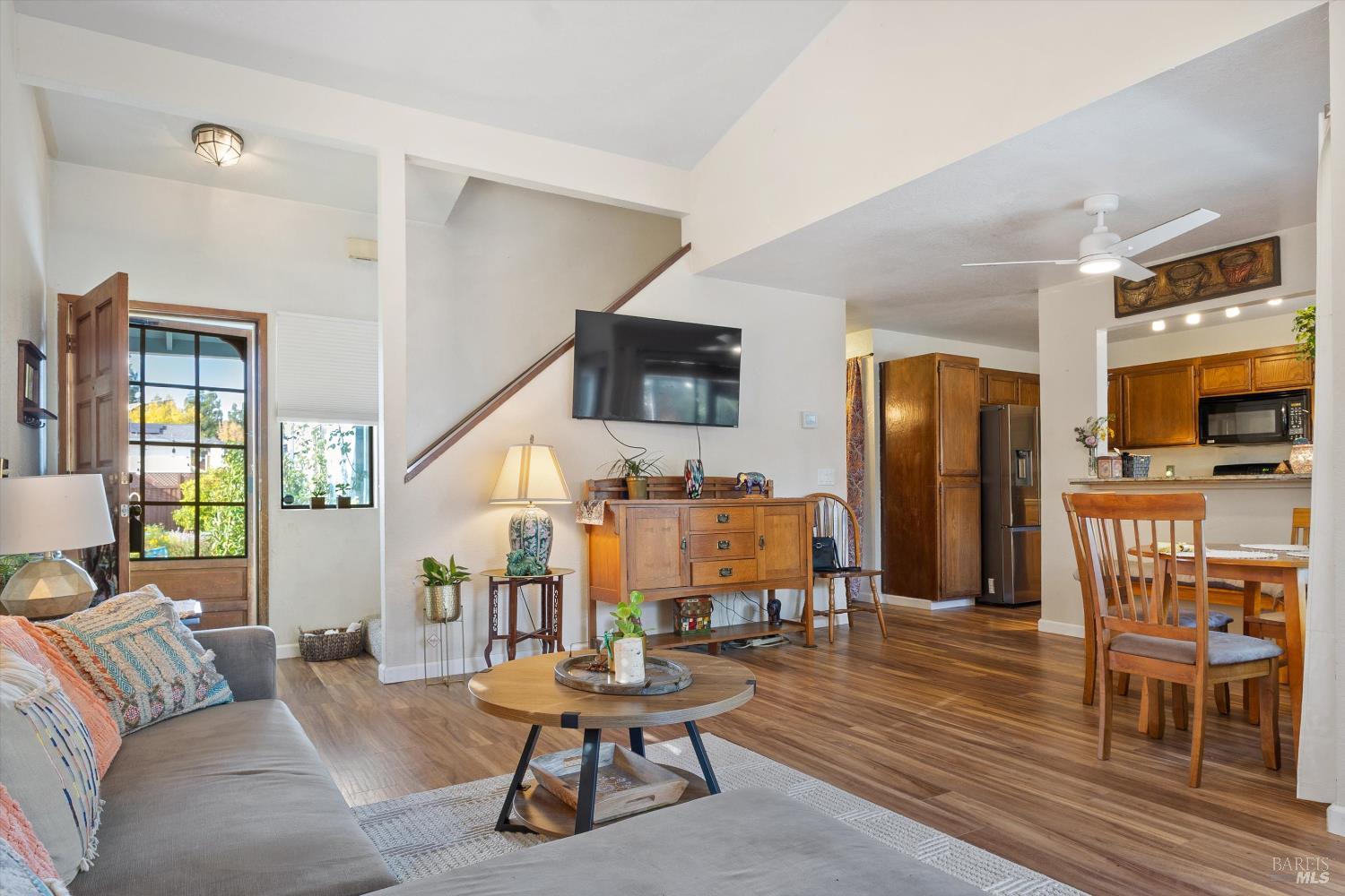 Detail Gallery Image 9 of 21 For 101 Pinewood Ct, Cotati,  CA 94931 - 4 Beds | 2/1 Baths