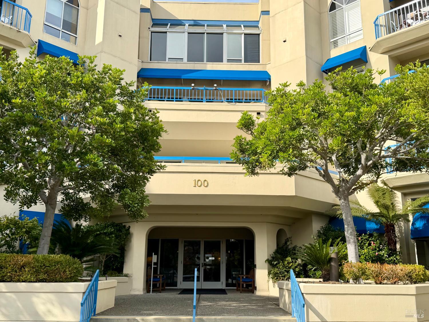 Detail Gallery Image 3 of 22 For 100 Thorndale Dr #125,  San Rafael,  CA 94903 - 2 Beds | 2 Baths