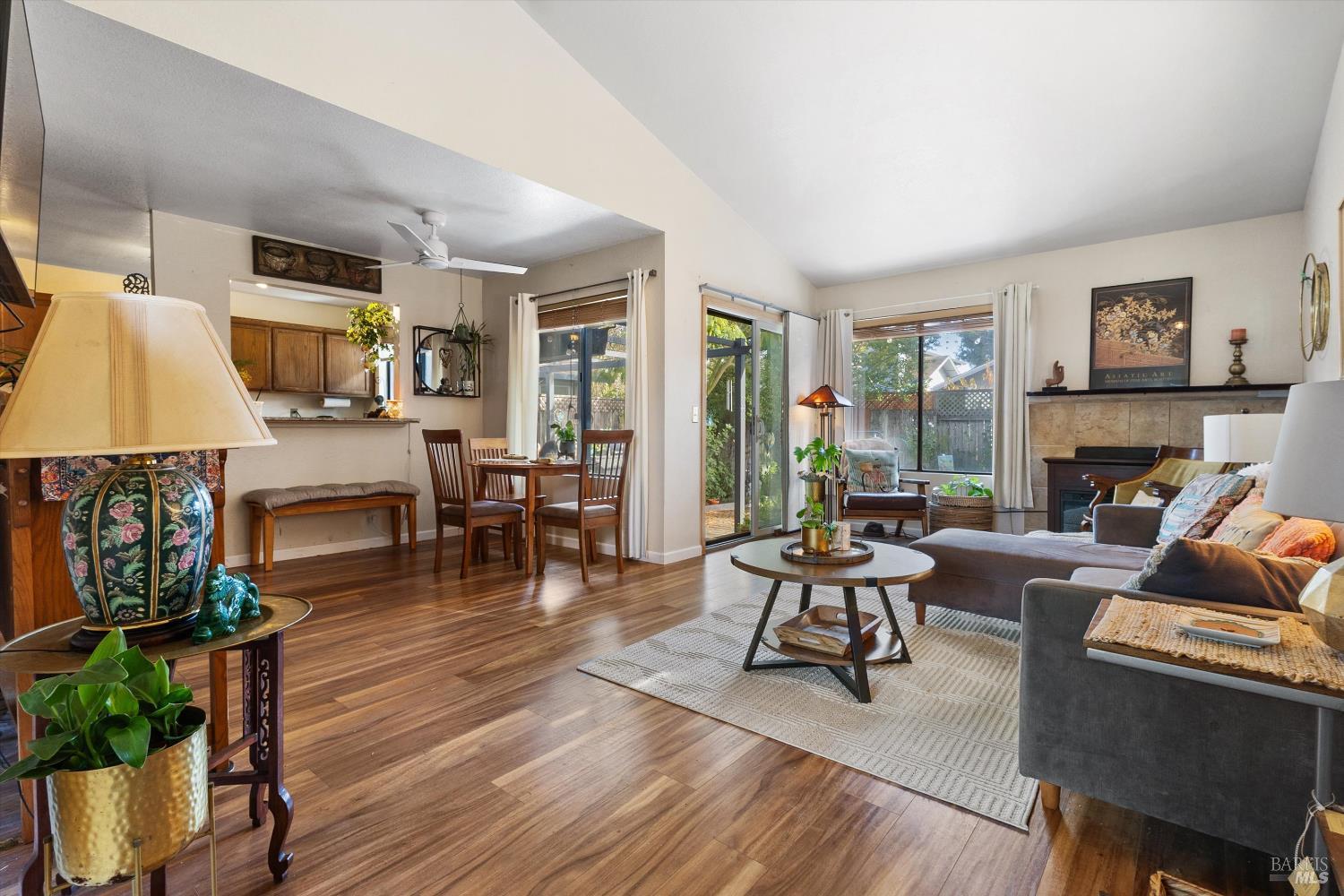 Detail Gallery Image 6 of 21 For 101 Pinewood Ct, Cotati,  CA 94931 - 4 Beds | 2/1 Baths