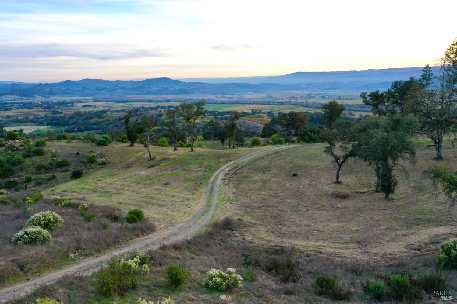 Detail Gallery Image 18 of 80 For 551 Artisan Cir, Geyserville,  CA 95441 - – Beds | – Baths