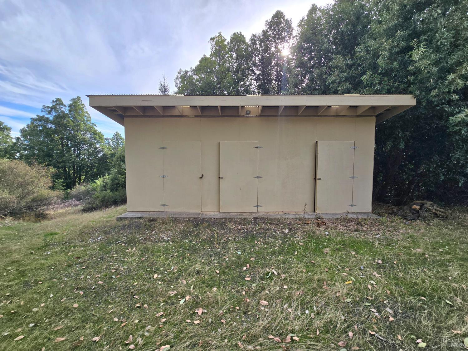 Detail Gallery Image 32 of 45 For 36955 Eureka Stagecoach Rd, Willits,  CA 95490 - 1 Beds | 2 Baths