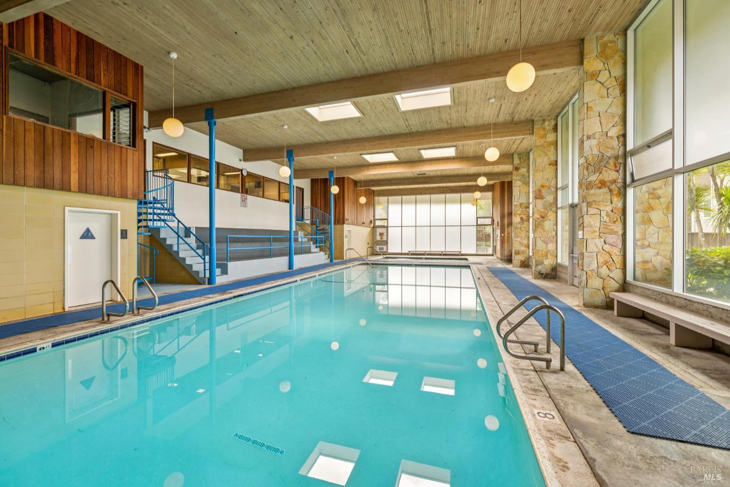 Detail Gallery Image 30 of 33 For 14 Mariner Green Dr, Corte Madera,  CA 94925 - 3 Beds | 2/1 Baths