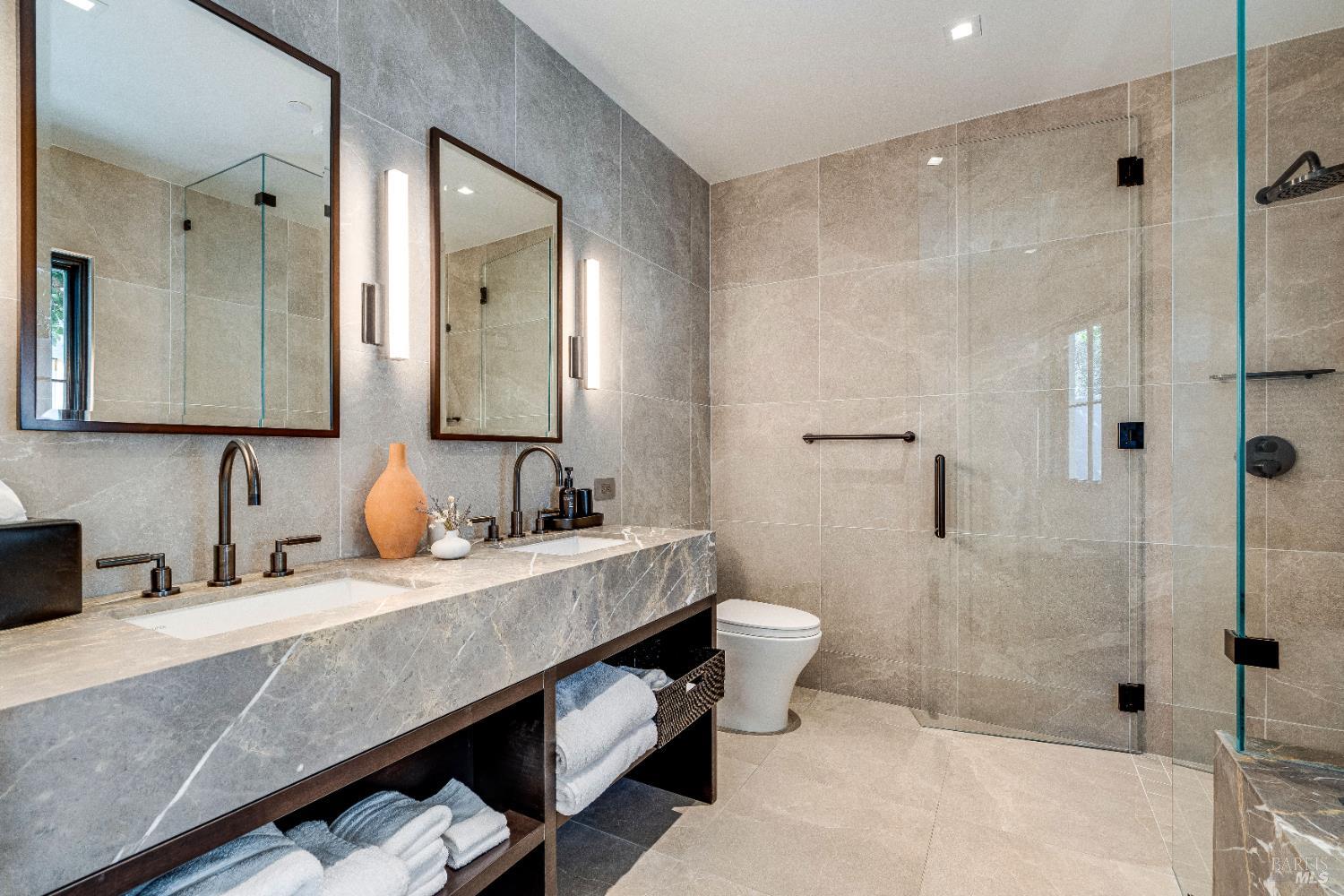 Detail Gallery Image 19 of 28 For 110 Vintners Ct, Napa,  CA 94559 - 3 Beds | 3/1 Baths