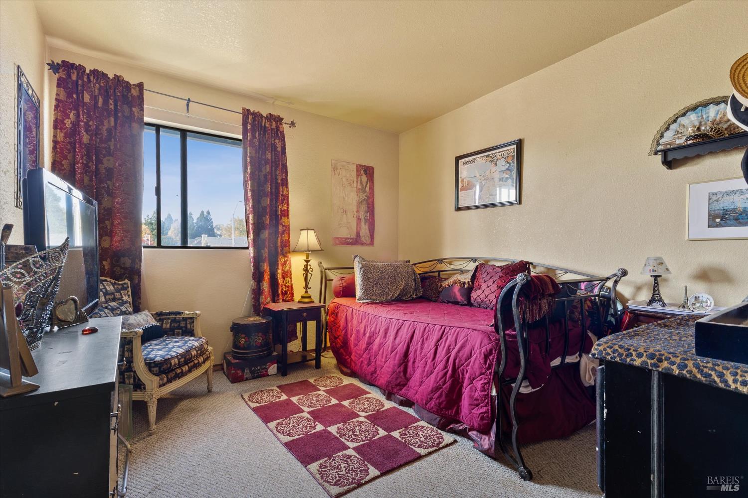 Detail Gallery Image 16 of 21 For 101 Pinewood Ct, Cotati,  CA 94931 - 4 Beds | 2/1 Baths