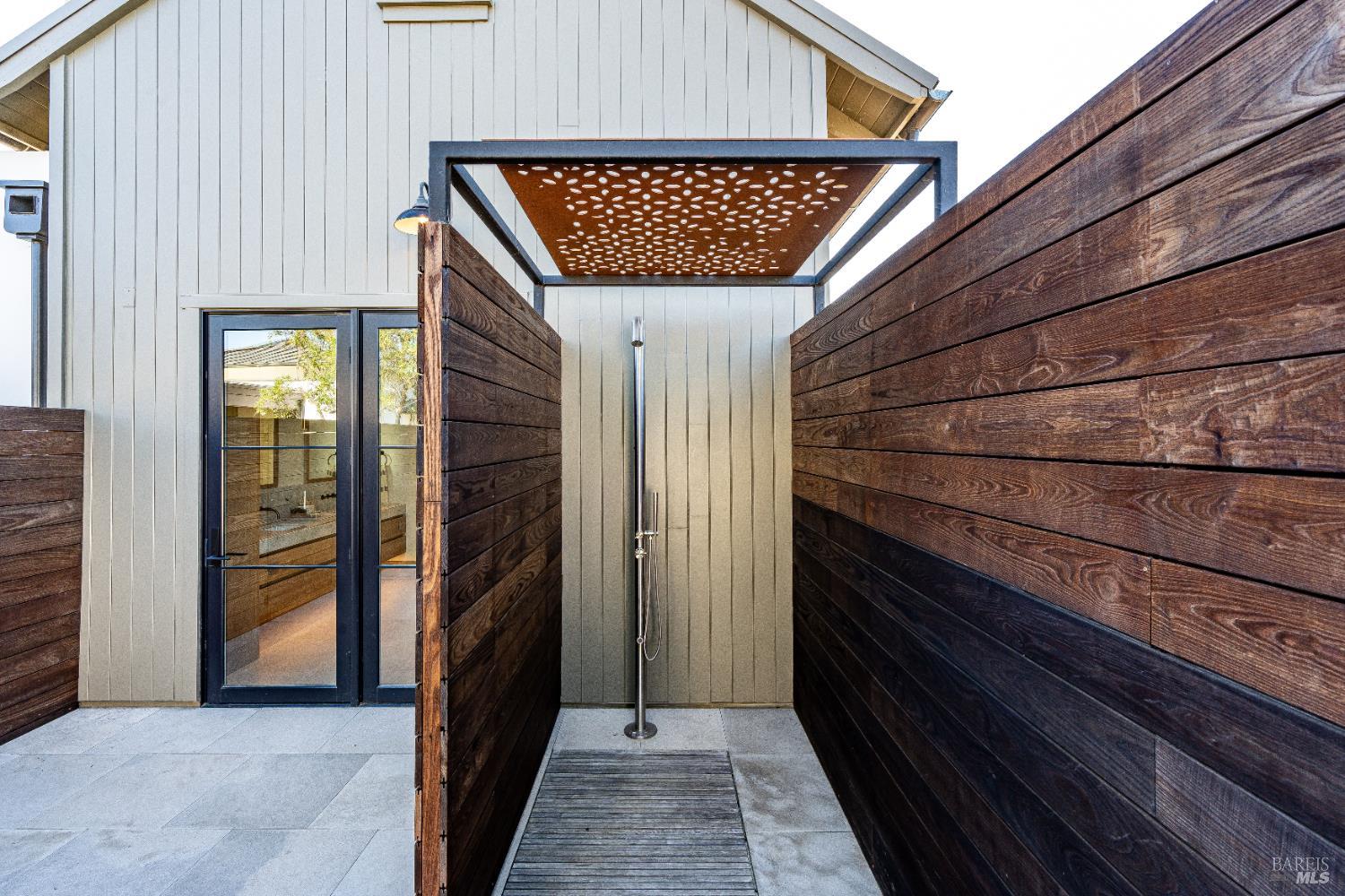 Detail Gallery Image 26 of 28 For 110 Vintners Ct, Napa,  CA 94559 - 3 Beds | 3/1 Baths