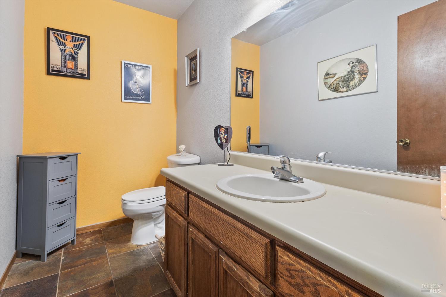 Detail Gallery Image 12 of 21 For 101 Pinewood Ct, Cotati,  CA 94931 - 4 Beds | 2/1 Baths