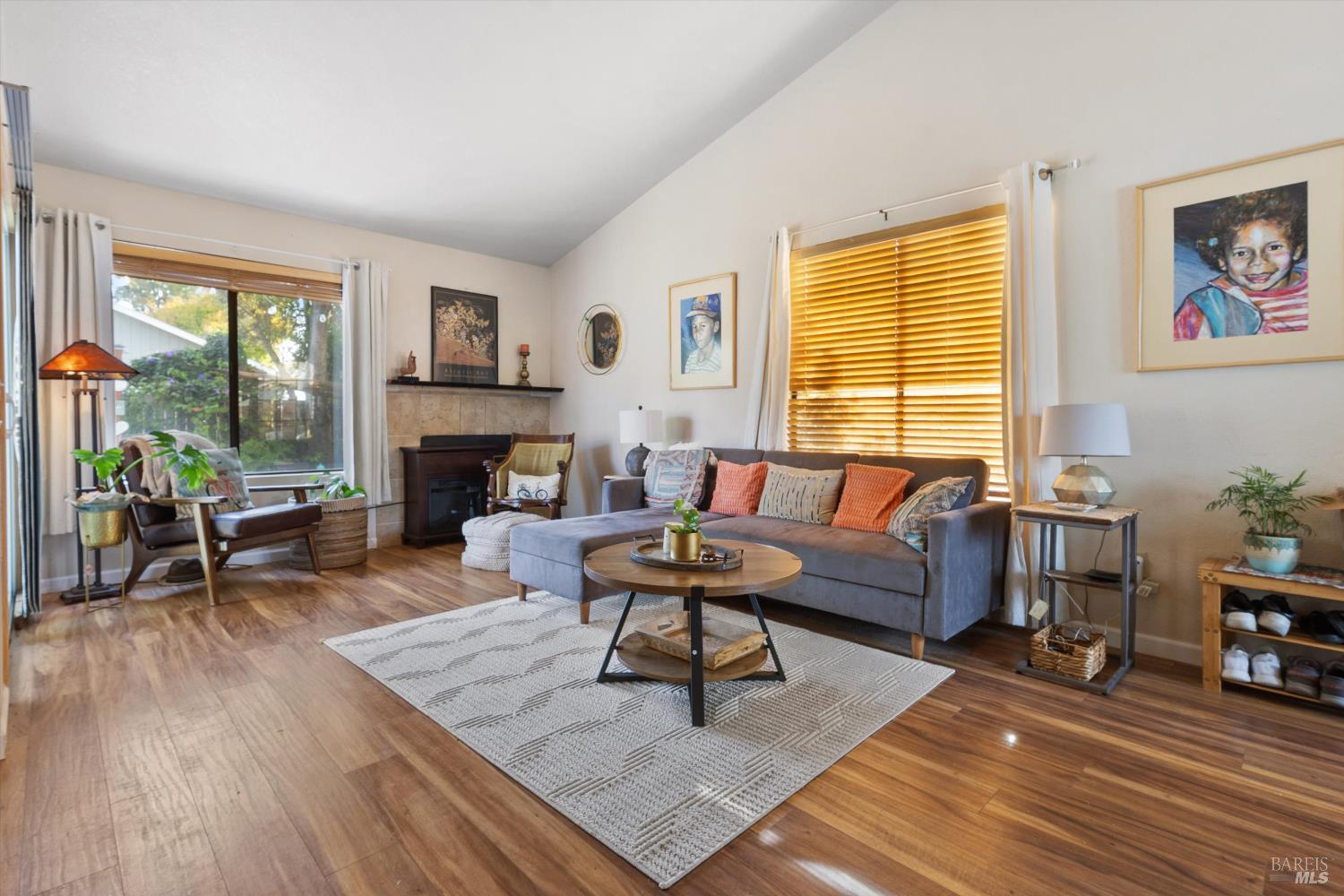 Detail Gallery Image 7 of 21 For 101 Pinewood Ct, Cotati,  CA 94931 - 4 Beds | 2/1 Baths