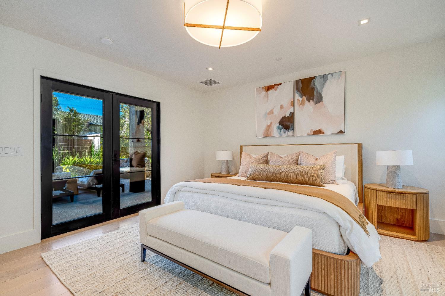 Detail Gallery Image 17 of 28 For 110 Vintners Ct, Napa,  CA 94559 - 3 Beds | 3/1 Baths