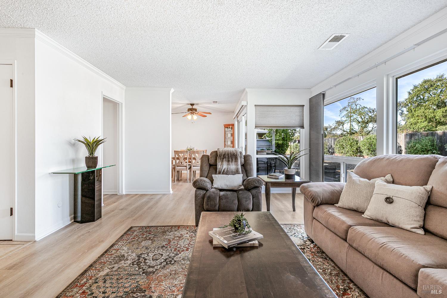 Detail Gallery Image 17 of 41 For 199 White Oak Dr, Santa Rosa,  CA 95409 - 2 Beds | 2 Baths