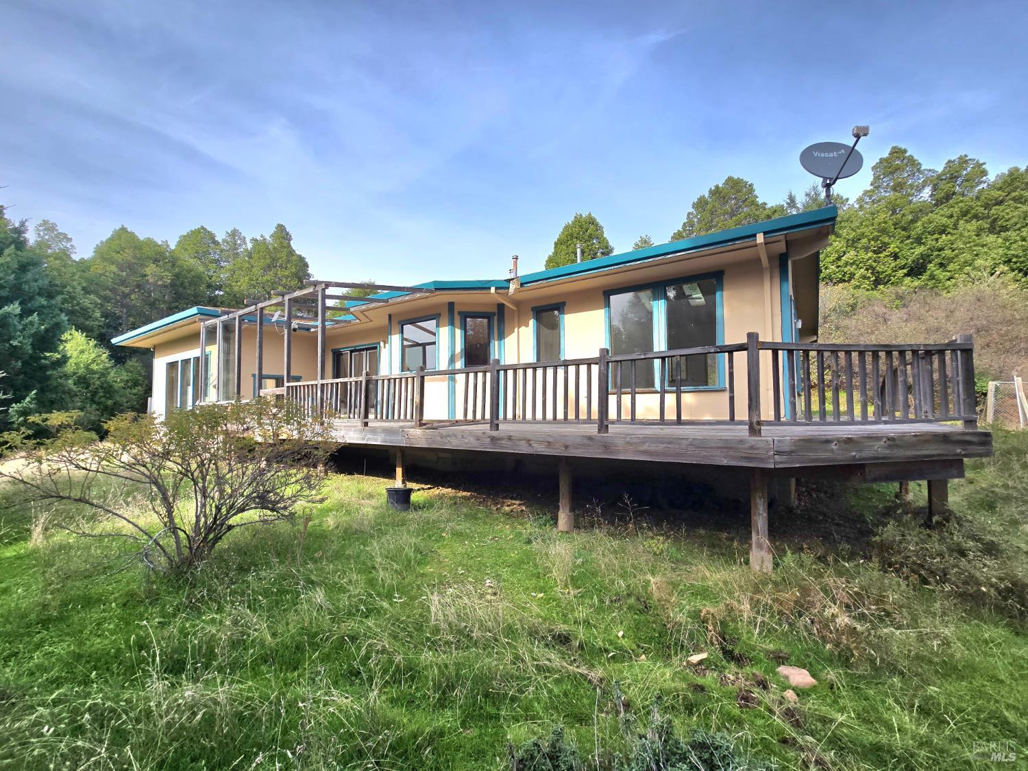 Detail Gallery Image 4 of 45 For 36955 Eureka Stagecoach Rd, Willits,  CA 95490 - 1 Beds | 2 Baths