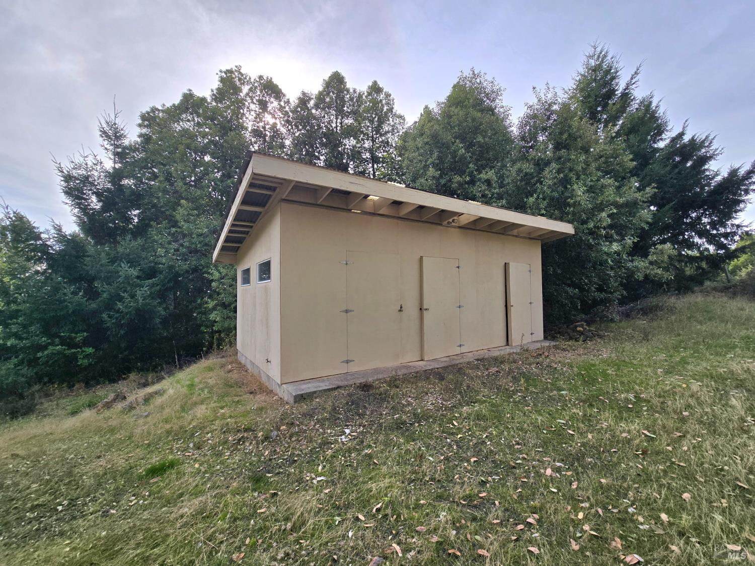 Detail Gallery Image 33 of 45 For 36955 Eureka Stagecoach Rd, Willits,  CA 95490 - 1 Beds | 2 Baths