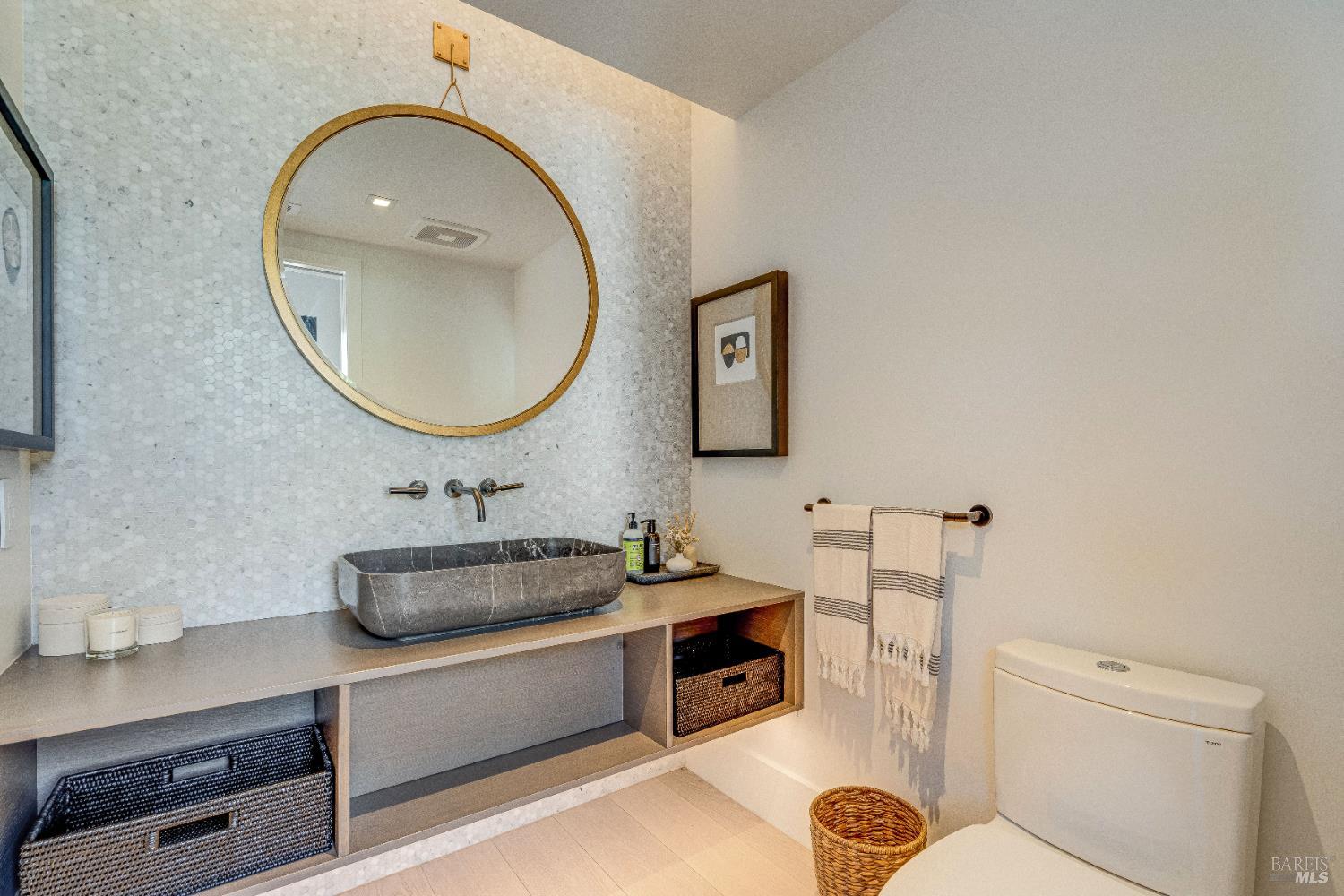 Detail Gallery Image 12 of 28 For 110 Vintners Ct, Napa,  CA 94559 - 3 Beds | 3/1 Baths