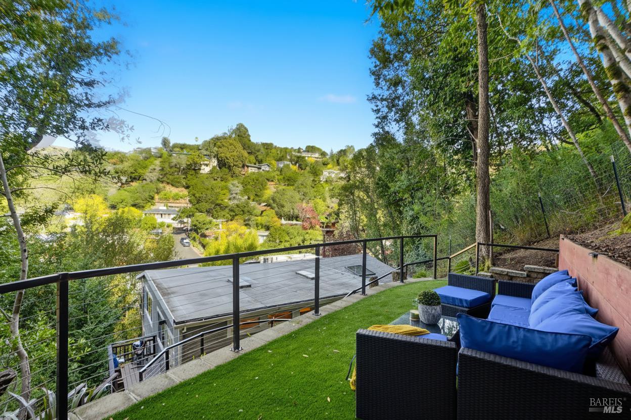 Detail Gallery Image 29 of 37 For 58 Berkeley Ave, San Anselmo,  CA 94960 - 3 Beds | 2 Baths