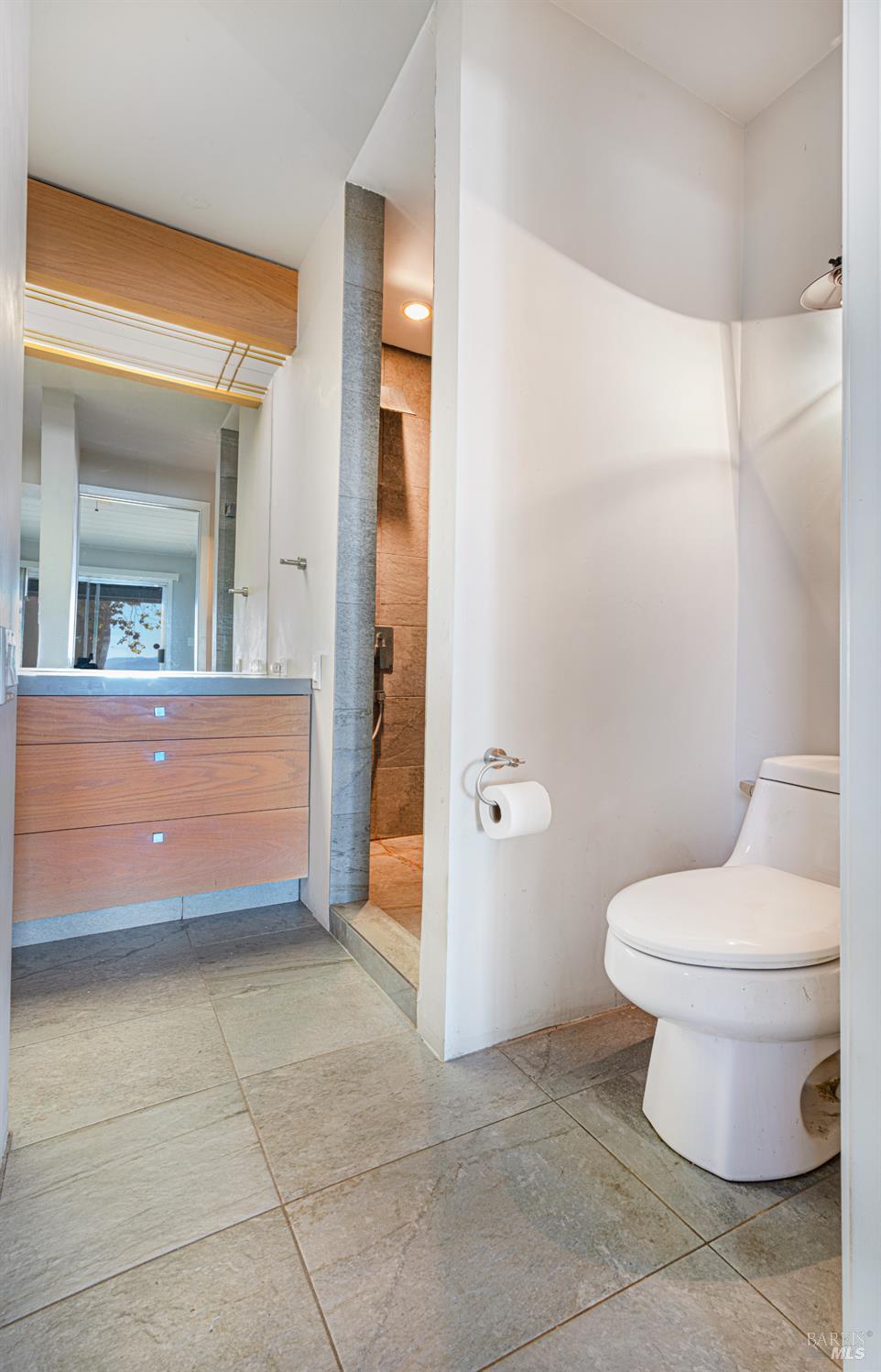 Detail Gallery Image 37 of 88 For 4627 E State Hwy 20 Unkn, Nice,  CA 95464 - 4 Beds | 3 Baths