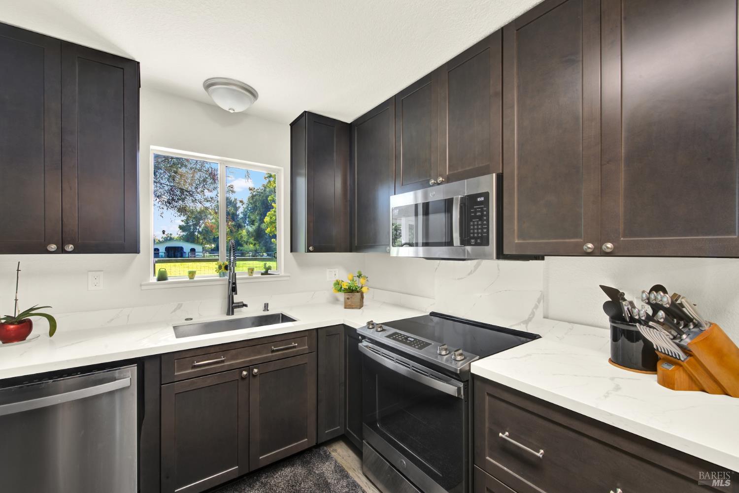 Detail Gallery Image 43 of 81 For 7707 Serpa Ln, Dixon,  CA 95620 - 2 Beds | 2/1 Baths