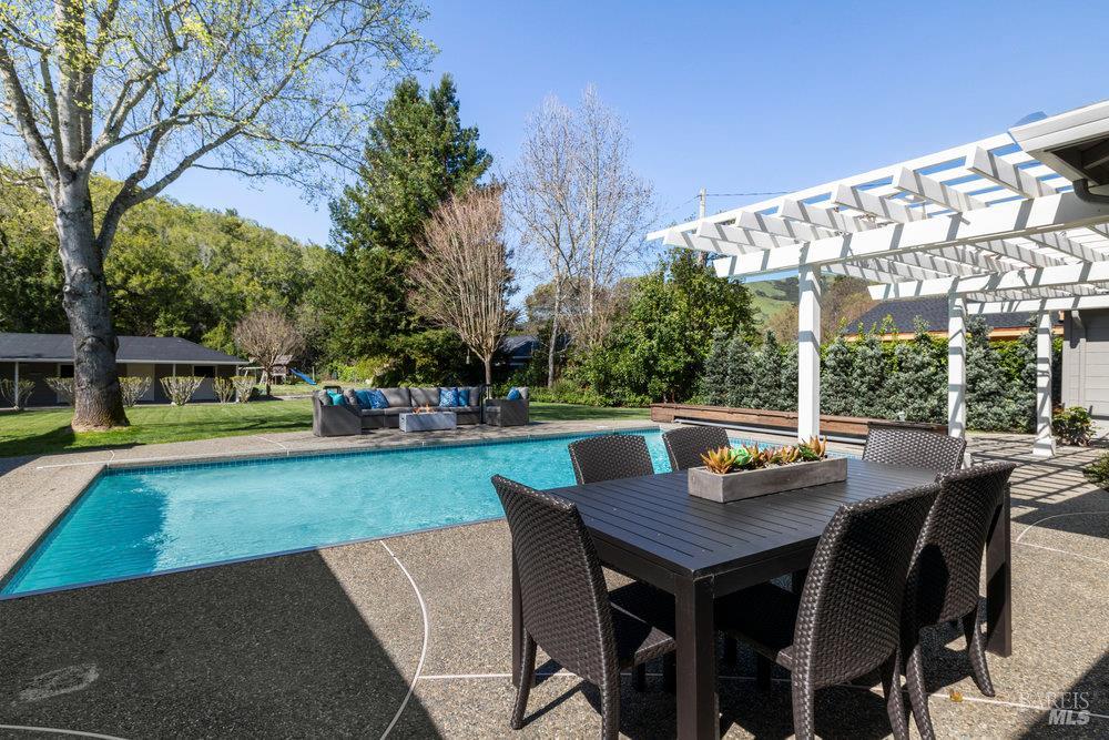 Detail Gallery Image 28 of 38 For Address Is Not Disclosed, San Anselmo,  CA 94960 - 5 Beds | 4/1 Baths