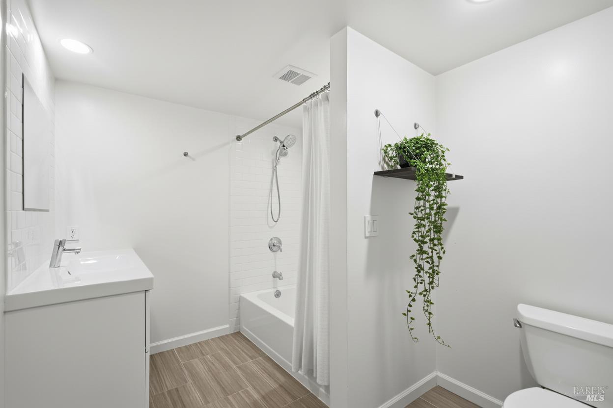 Detail Gallery Image 23 of 37 For 58 Berkeley Ave, San Anselmo,  CA 94960 - 3 Beds | 2 Baths