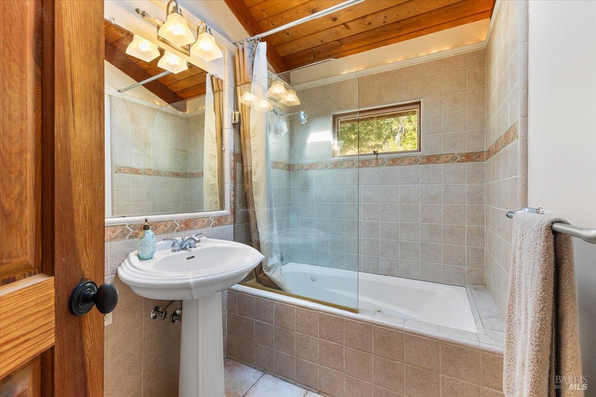 Detail Gallery Image 14 of 43 For 5262 Wikiup Ct, Santa Rosa,  CA 95403 - – Beds | – Baths