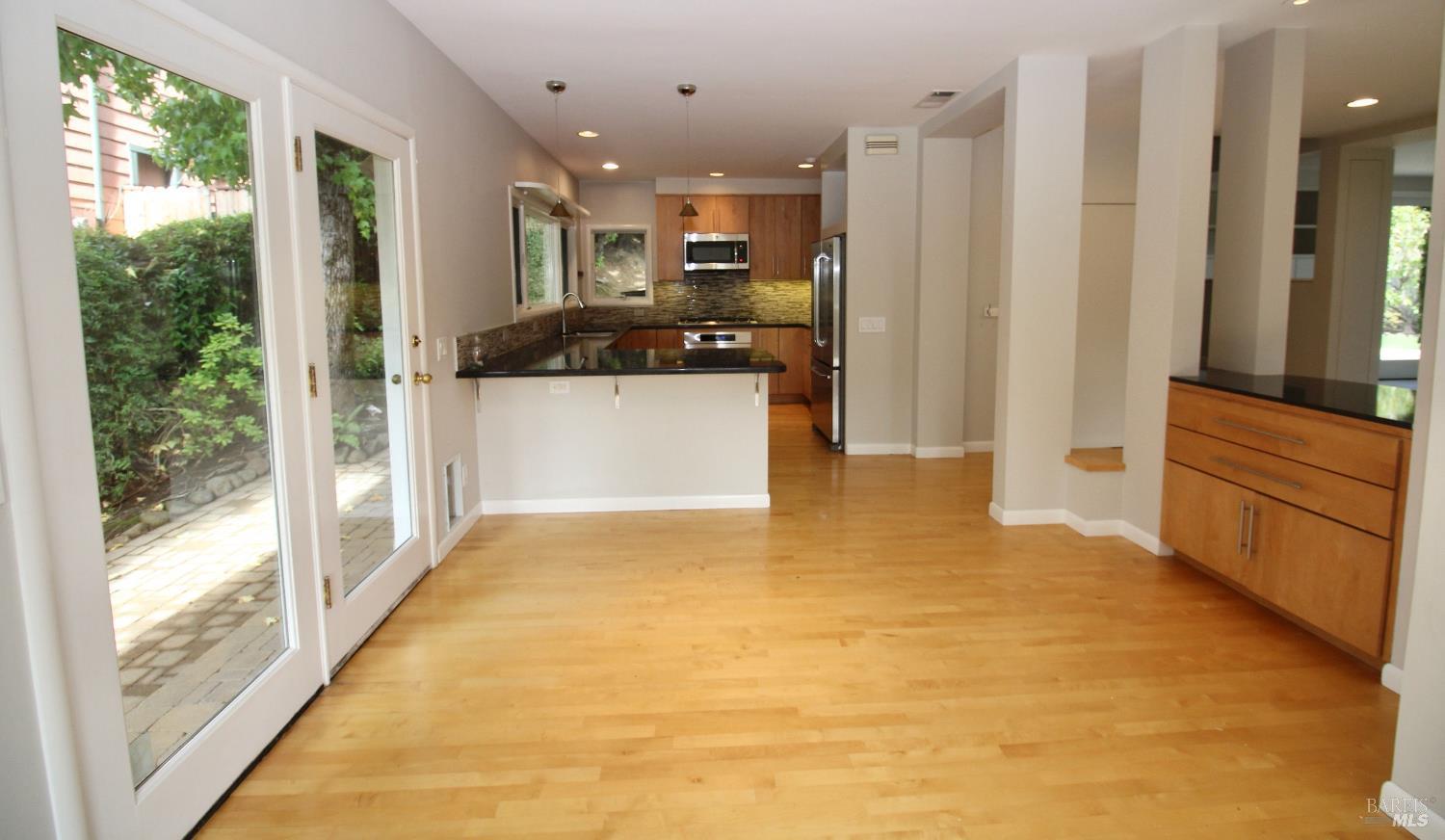 Detail Gallery Image 6 of 29 For Address Is Not Disclosed, Mill Valley,  CA 94941 - 3 Beds | 2/1 Baths