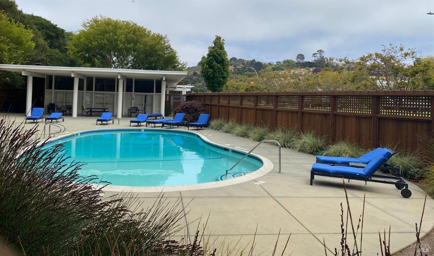 Detail Gallery Image 3 of 4 For Address Is Not Disclosed, Mill Valley,  CA 94941 - 2 Beds | 2 Baths