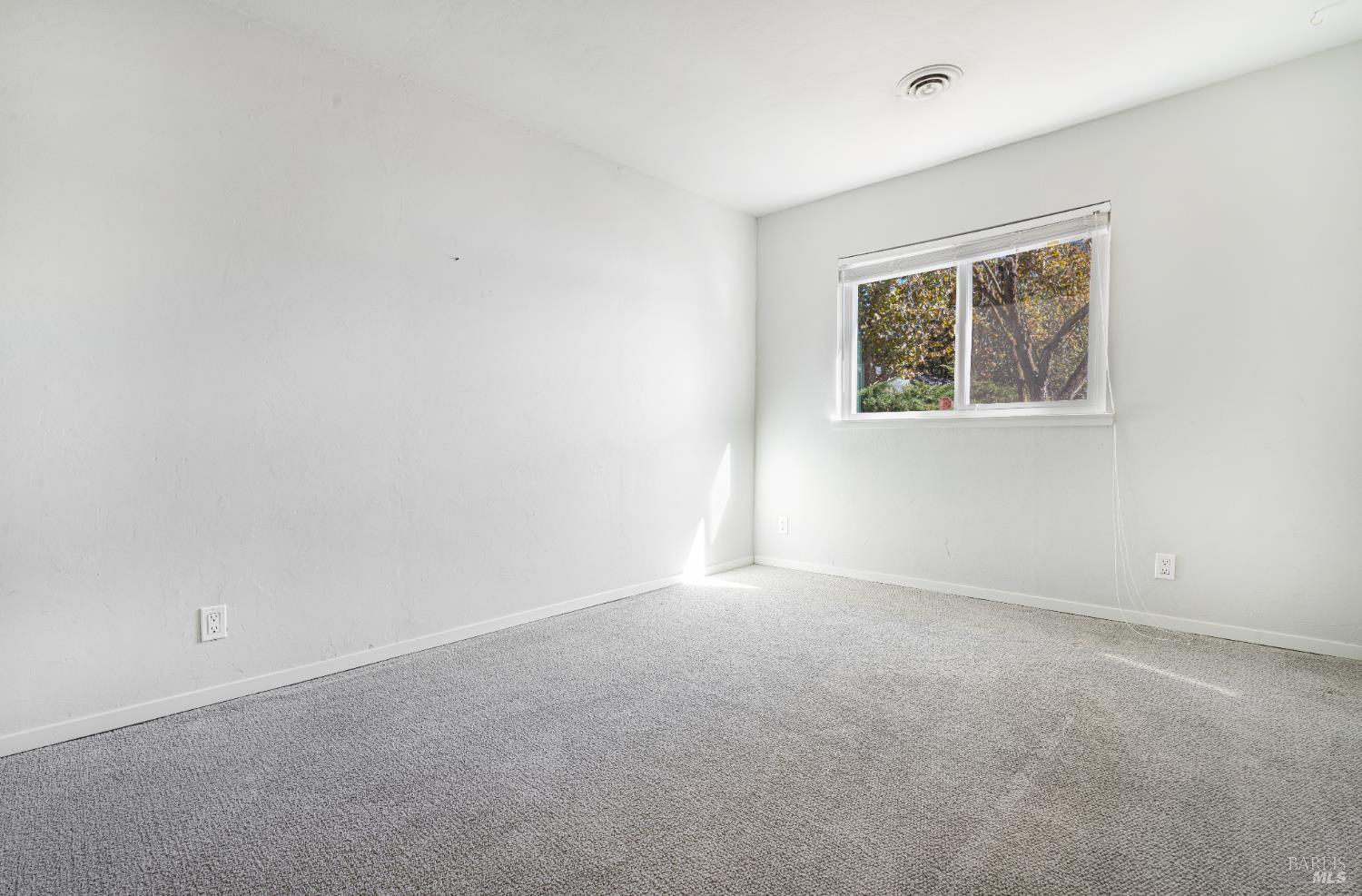 Detail Gallery Image 40 of 88 For 4627 E State Hwy 20 Unkn, Nice,  CA 95464 - 4 Beds | 3 Baths