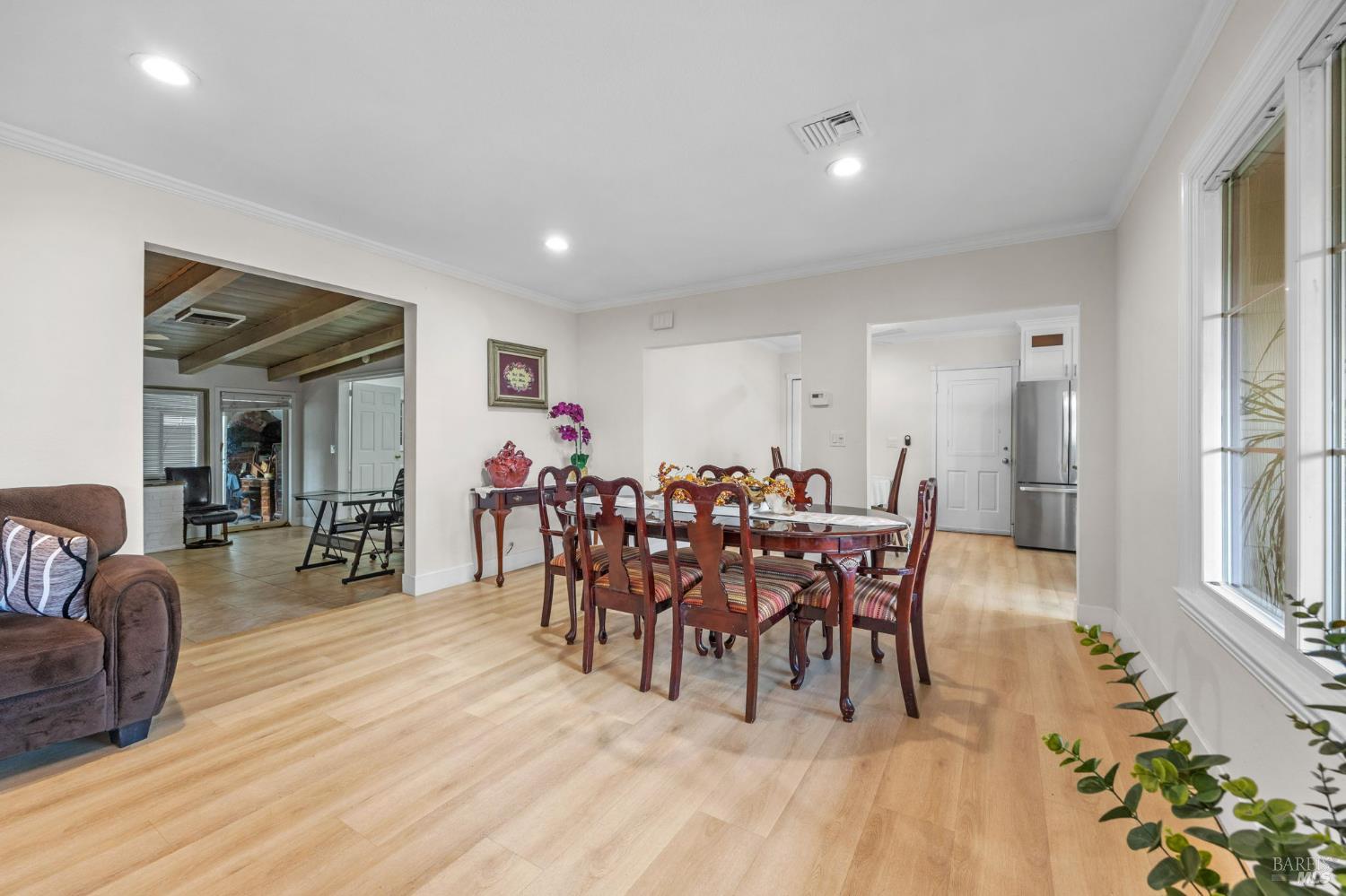 Detail Gallery Image 4 of 58 For 1455 Grove Way, Concord,  CA 94518 - 3 Beds | 2 Baths