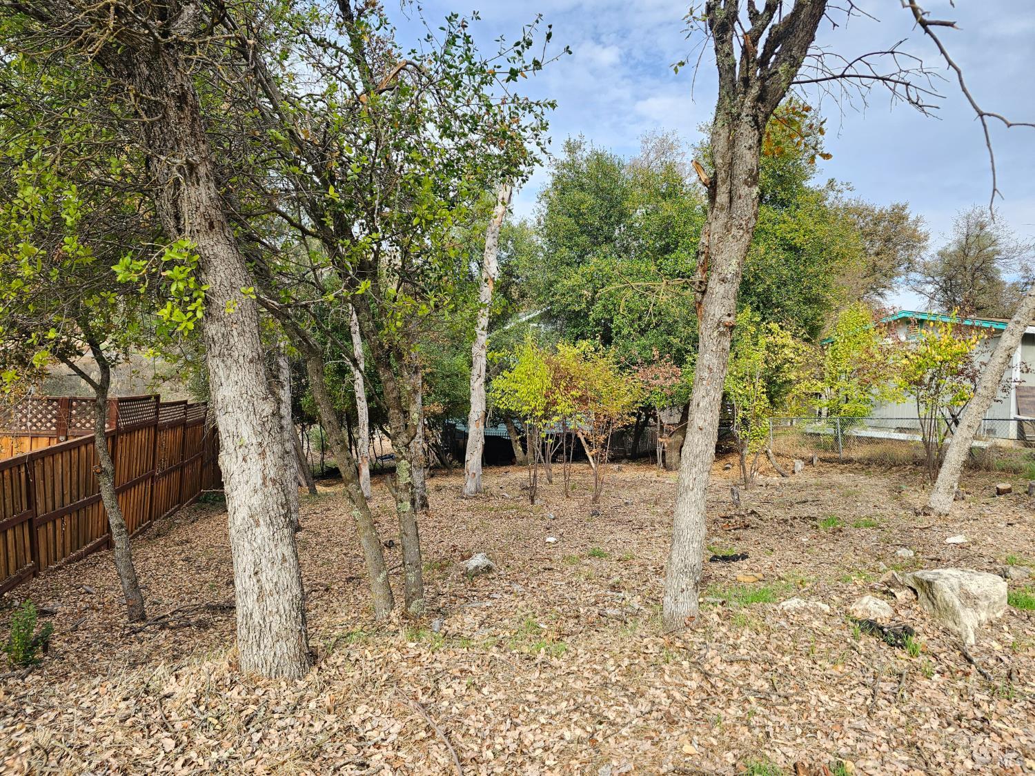 Detail Gallery Image 5 of 7 For 15866 28th Ave, Clearlake,  CA 95422 - – Beds | – Baths