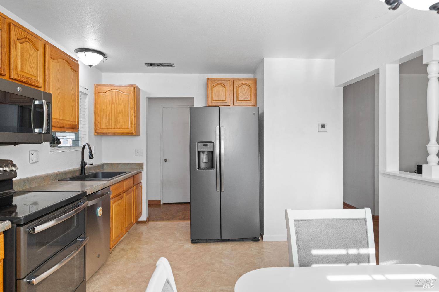 Detail Gallery Image 17 of 40 For 1557 Madrid Ct, Napa,  CA 94559 - 3 Beds | 2 Baths