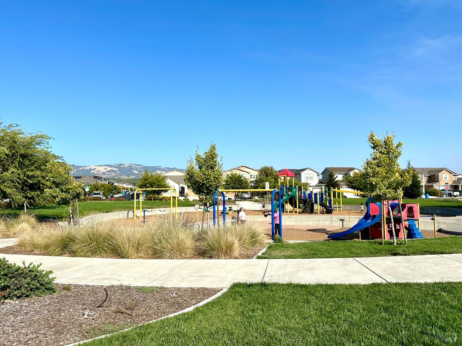 Detail Gallery Image 14 of 16 For 7461 Walker Way, Rohnert Park,  CA 94928 - 4 Beds | 3 Baths