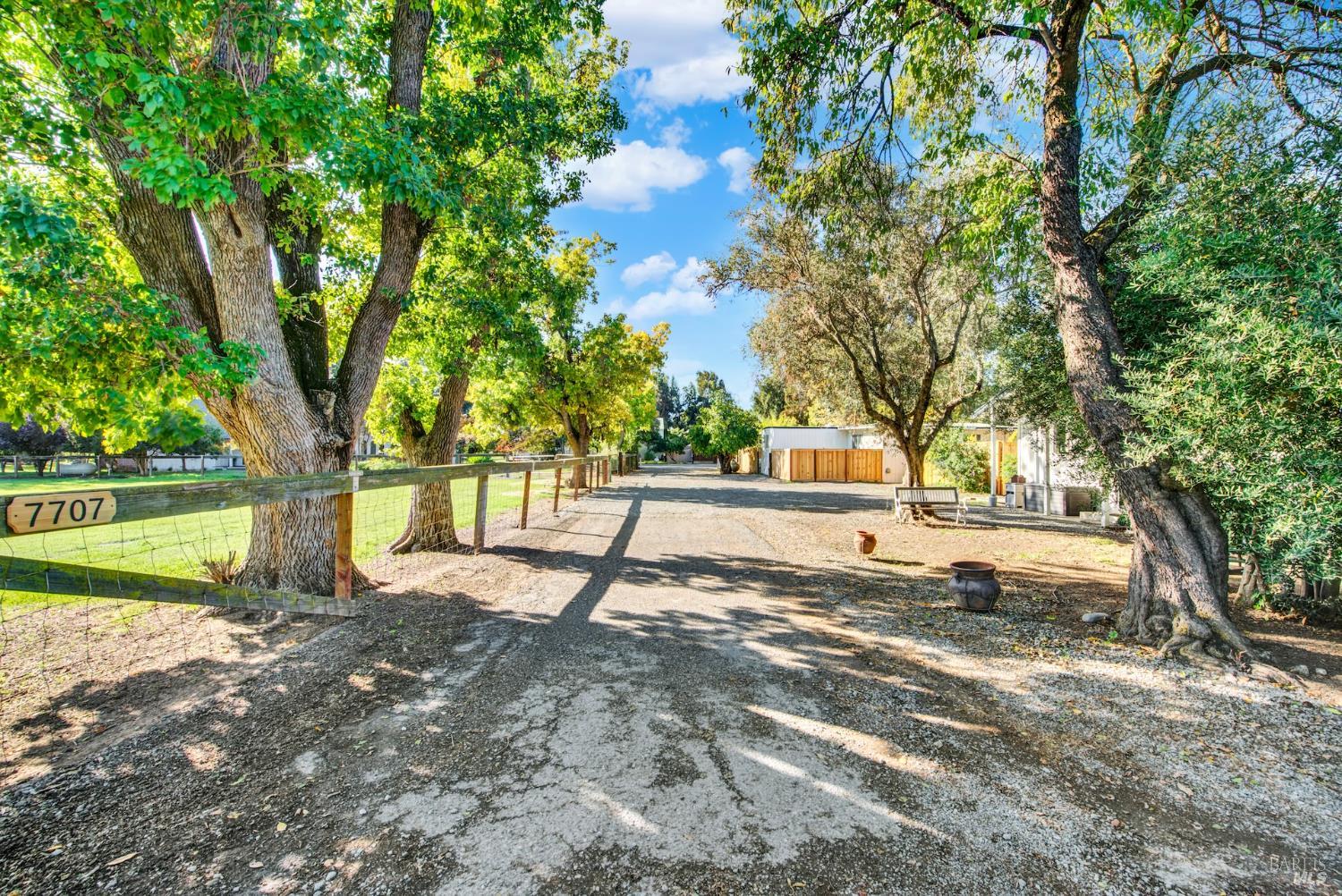 Detail Gallery Image 5 of 81 For 7707 Serpa Ln, Dixon,  CA 95620 - 2 Beds | 2/1 Baths