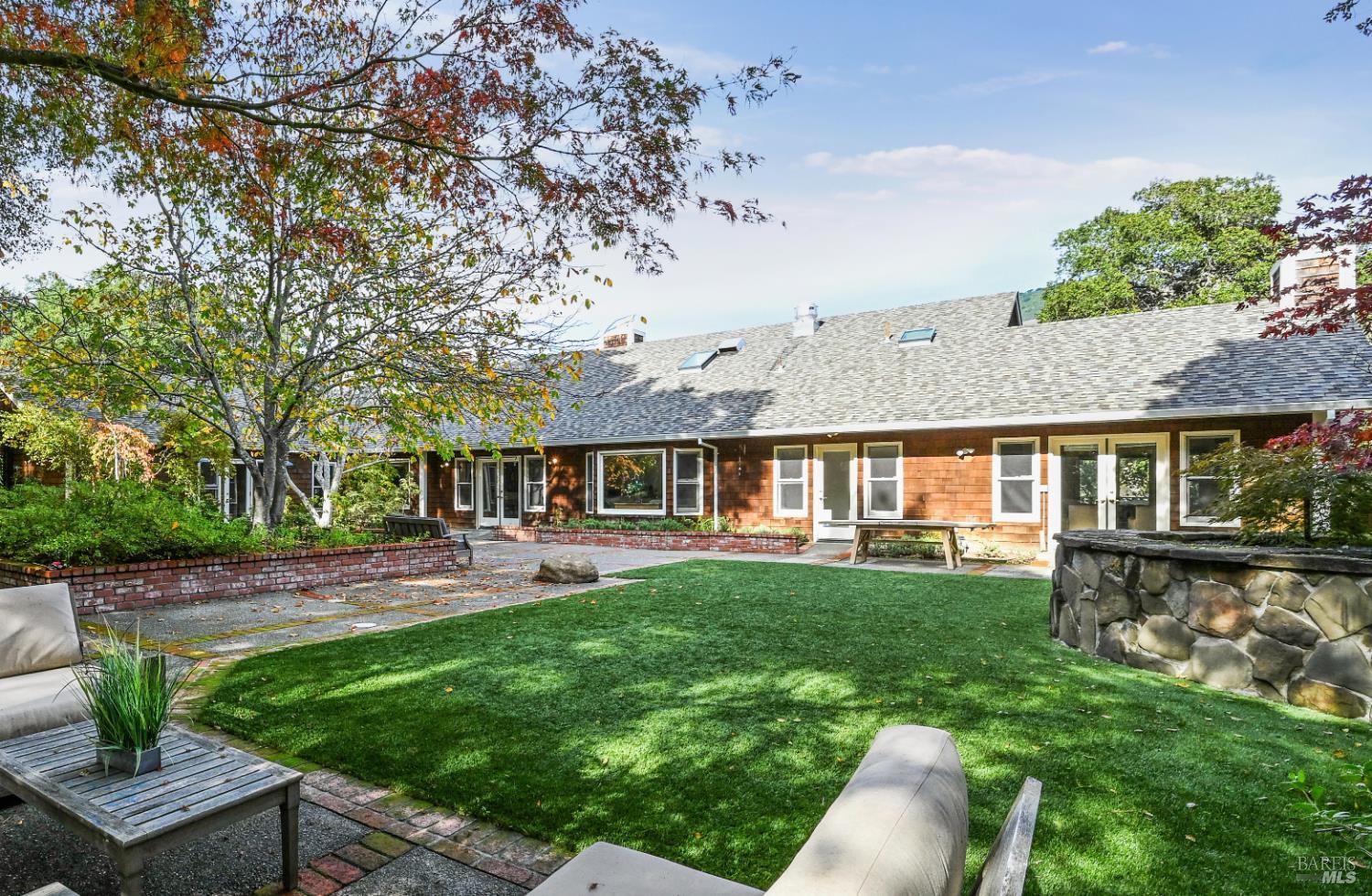 Detail Gallery Image 47 of 74 For 5 Maoli Dr, San Rafael,  CA 94903 - 5 Beds | 2/1 Baths