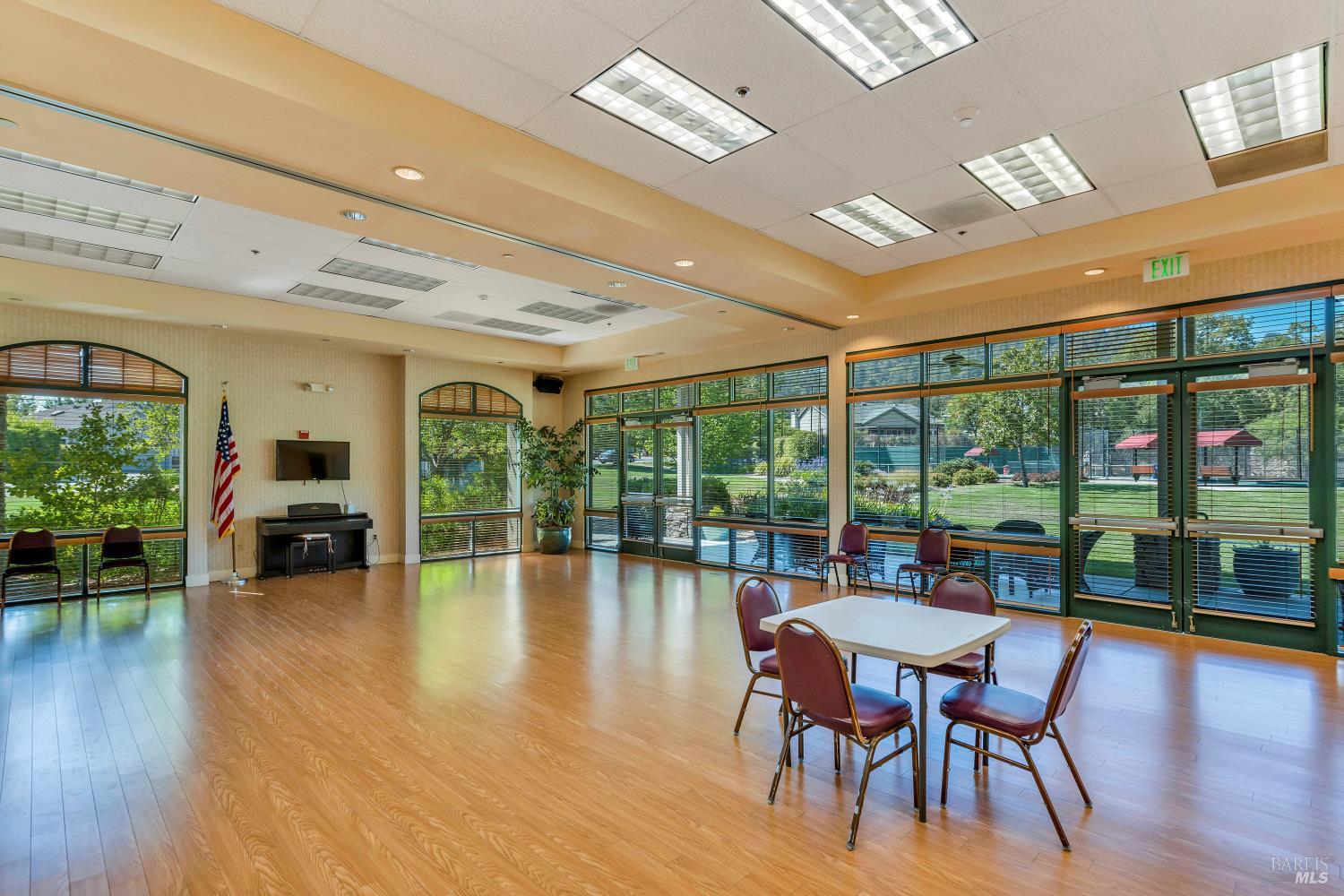 Detail Gallery Image 37 of 40 For 124 Wisteria Cir, Cloverdale,  CA 95425 - 2 Beds | 2 Baths