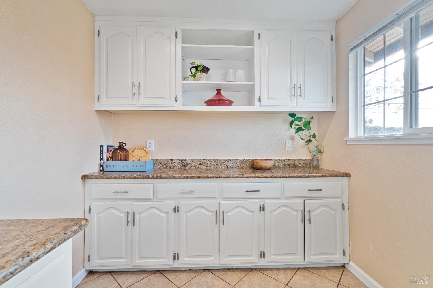 Detail Gallery Image 9 of 43 For 501 Baywood Dr, Vallejo,  CA 94591 - 3 Beds | 2 Baths