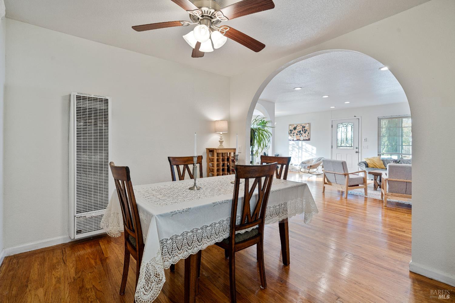 Detail Gallery Image 12 of 43 For 501 Baywood Dr, Vallejo,  CA 94591 - 3 Beds | 2 Baths