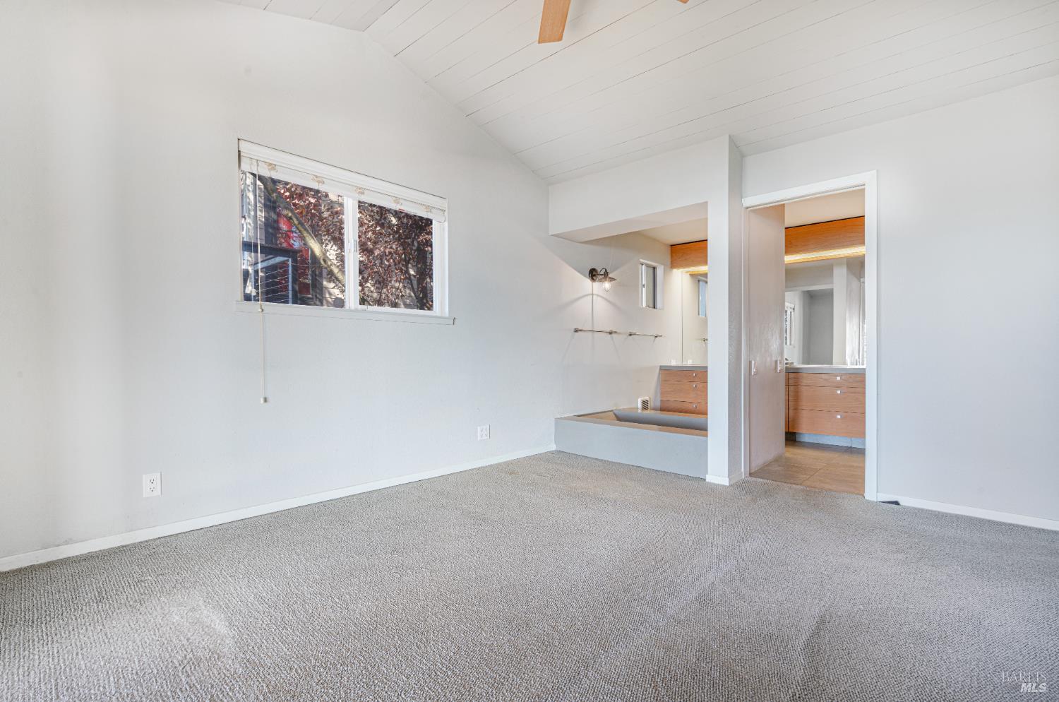 Detail Gallery Image 34 of 88 For 4627 E State Hwy 20 Unkn, Nice,  CA 95464 - 4 Beds | 3 Baths