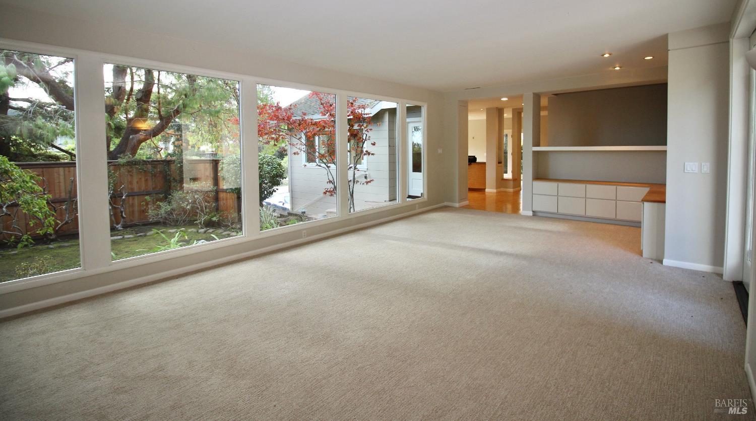 Detail Gallery Image 14 of 29 For Address Is Not Disclosed, Mill Valley,  CA 94941 - 3 Beds | 2/1 Baths