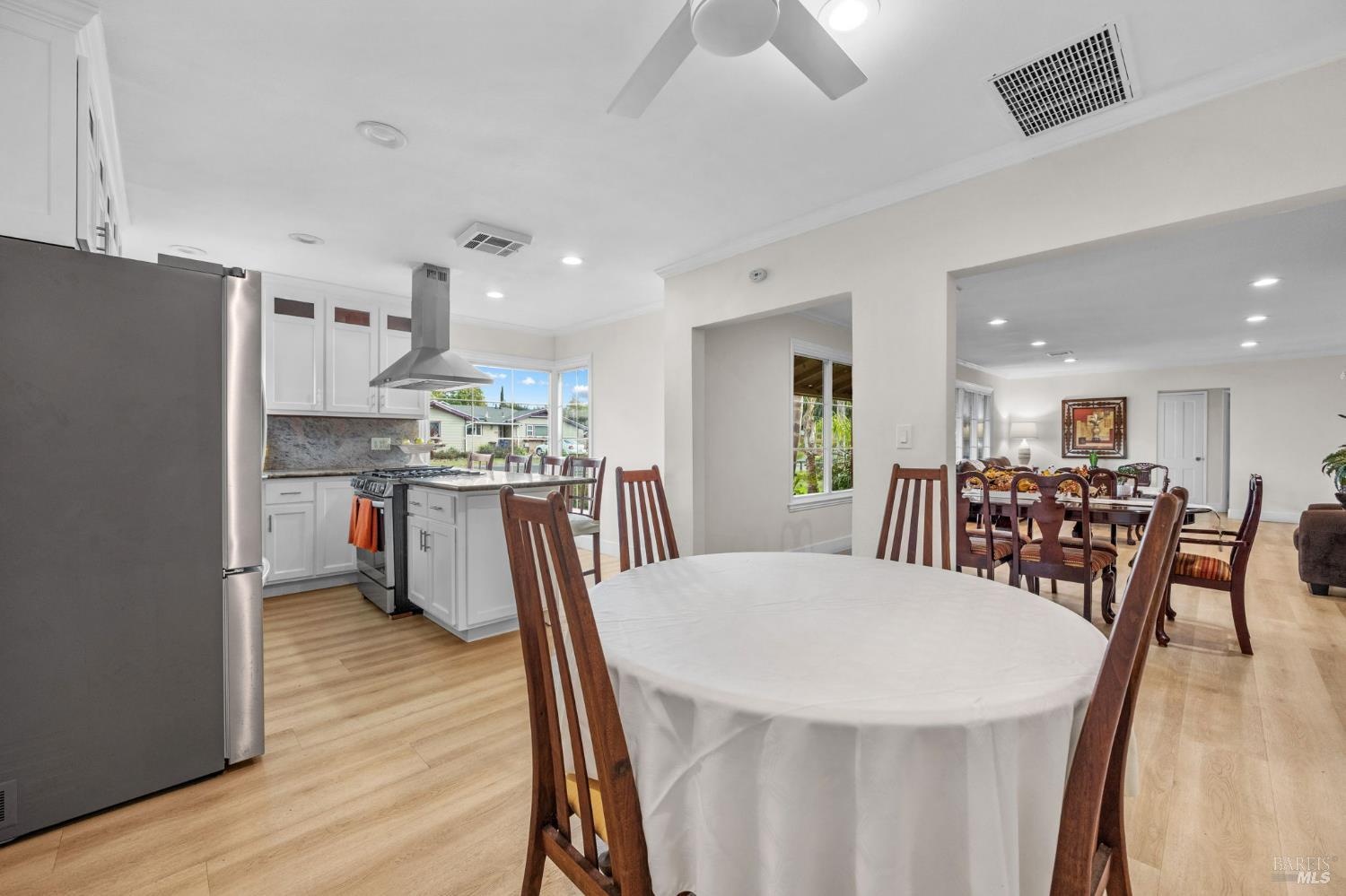 Detail Gallery Image 8 of 58 For 1455 Grove Way, Concord,  CA 94518 - 3 Beds | 2 Baths