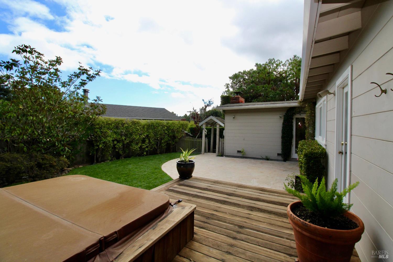 Detail Gallery Image 3 of 29 For Address Is Not Disclosed, Mill Valley,  CA 94941 - 3 Beds | 2/1 Baths