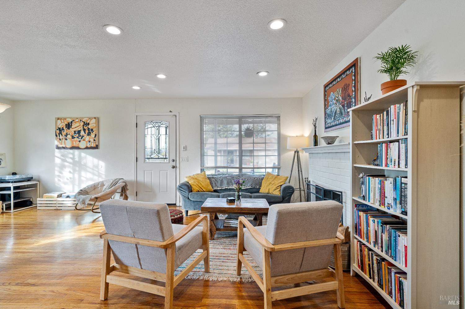 Detail Gallery Image 4 of 43 For 501 Baywood Dr, Vallejo,  CA 94591 - 3 Beds | 2 Baths