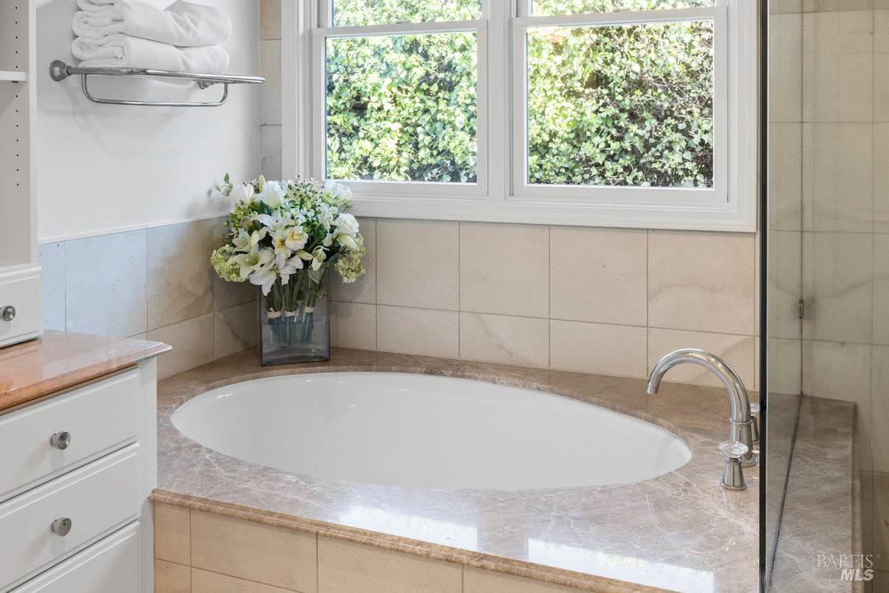 Detail Gallery Image 18 of 38 For Address Is Not Disclosed, San Anselmo,  CA 94960 - 5 Beds | 4/1 Baths