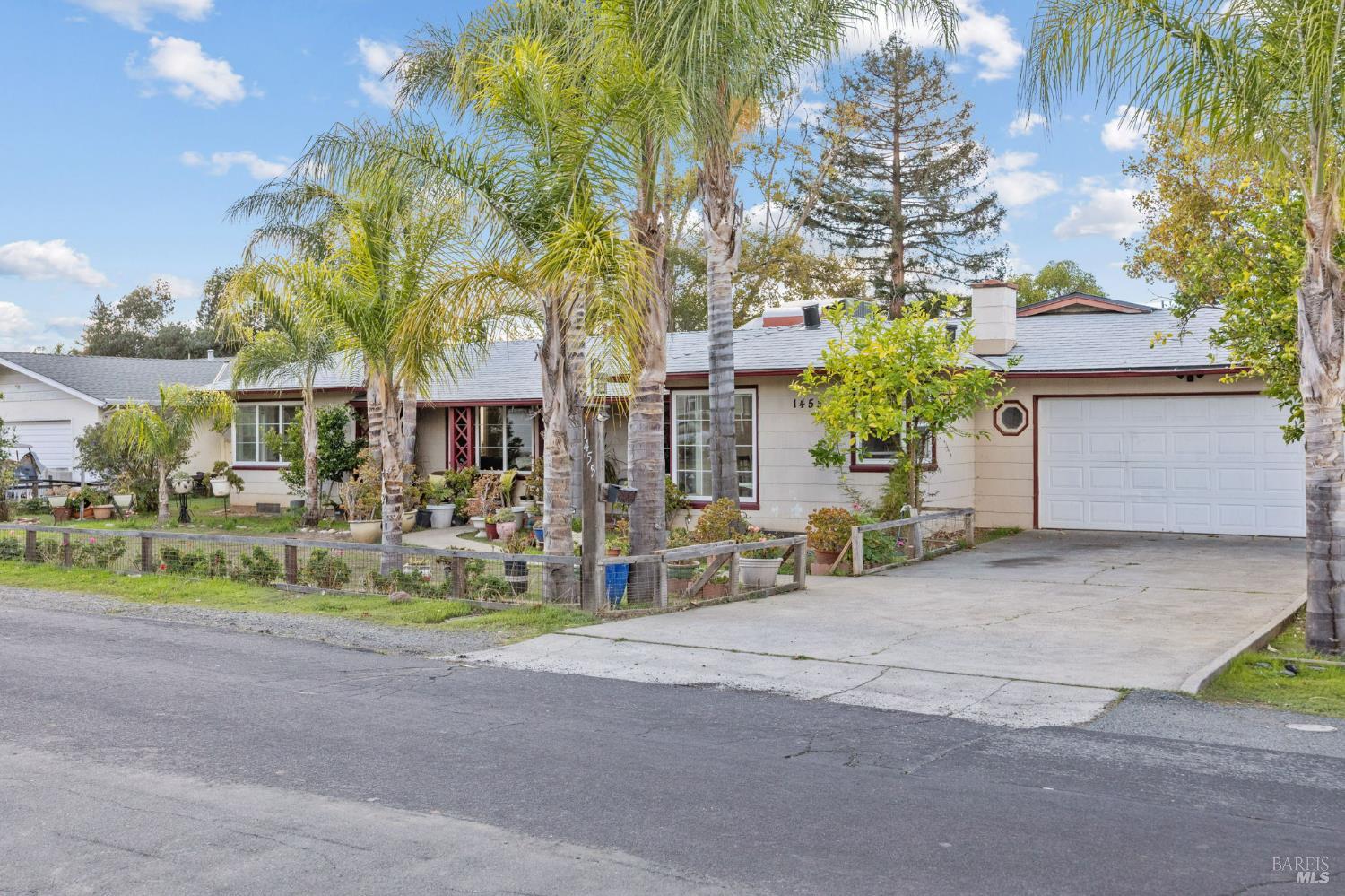 Detail Gallery Image 3 of 58 For 1455 Grove Way, Concord,  CA 94518 - 3 Beds | 2 Baths