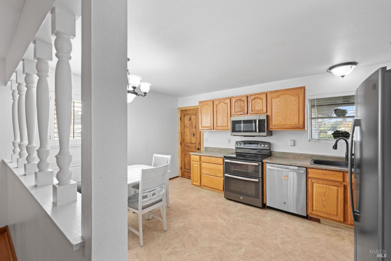 Detail Gallery Image 10 of 40 For 1557 Madrid Ct, Napa,  CA 94559 - 3 Beds | 2 Baths