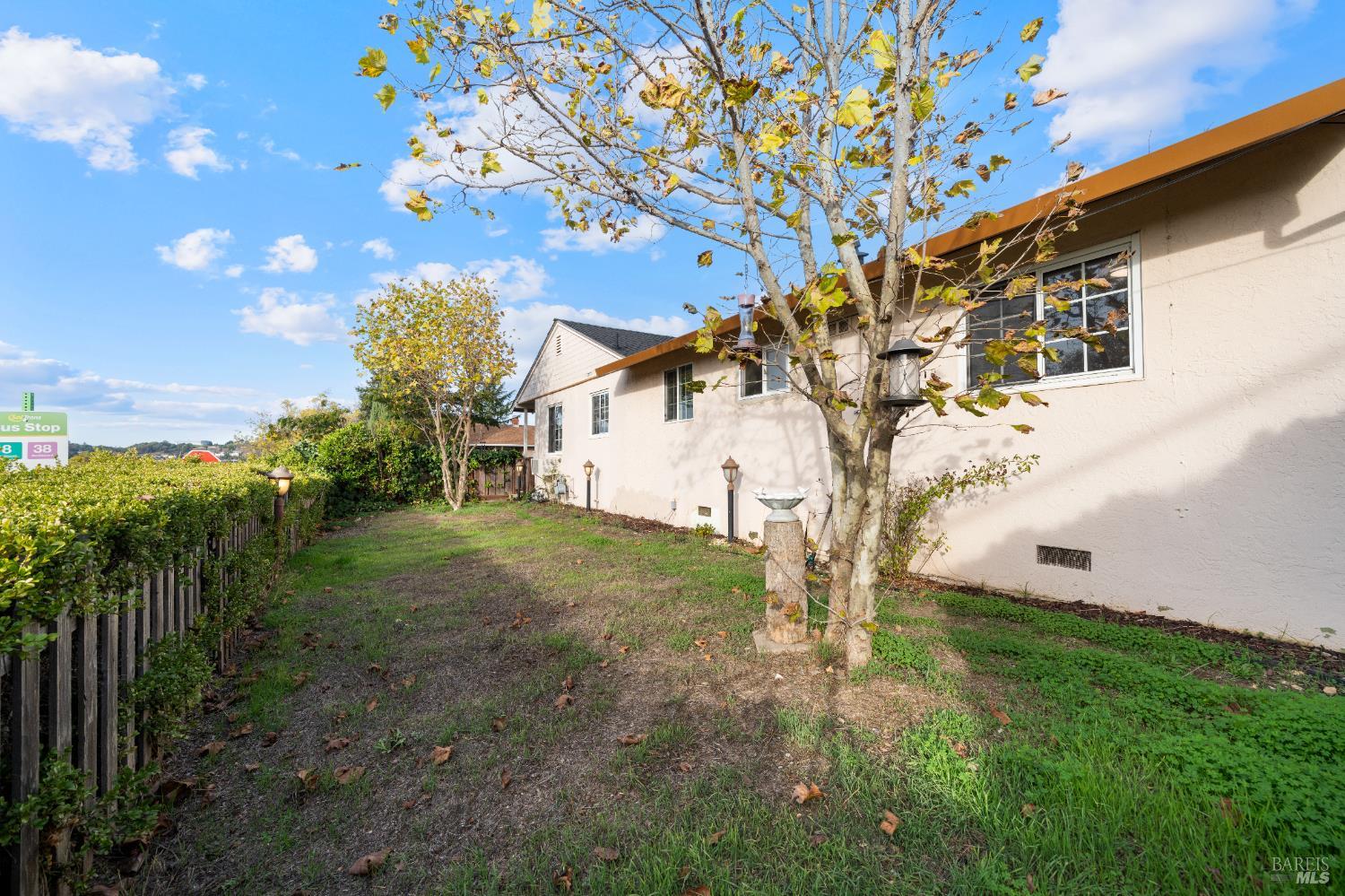 Detail Gallery Image 33 of 43 For 501 Baywood Dr, Vallejo,  CA 94591 - 3 Beds | 2 Baths