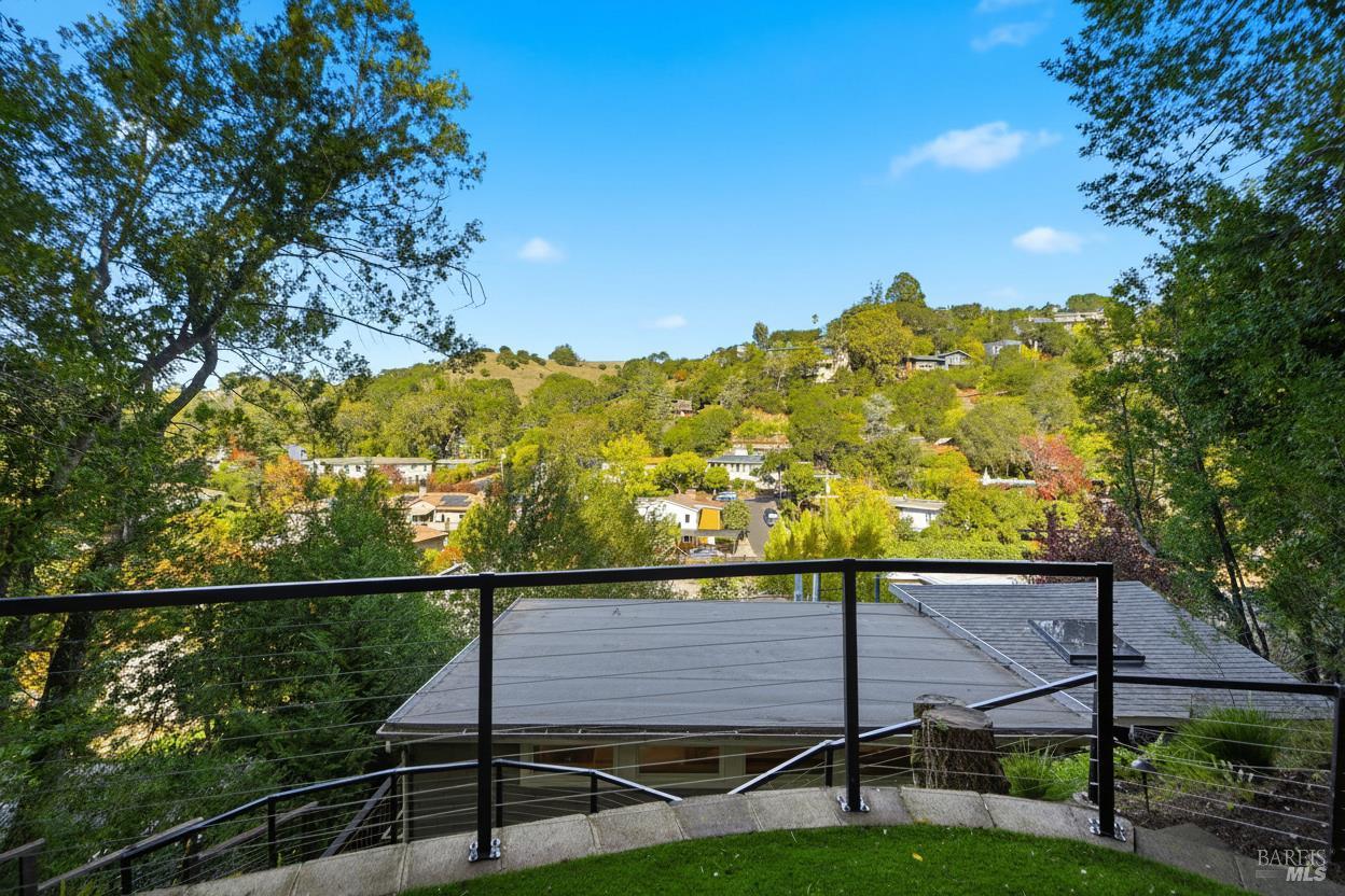 Detail Gallery Image 31 of 37 For 58 Berkeley Ave, San Anselmo,  CA 94960 - 3 Beds | 2 Baths