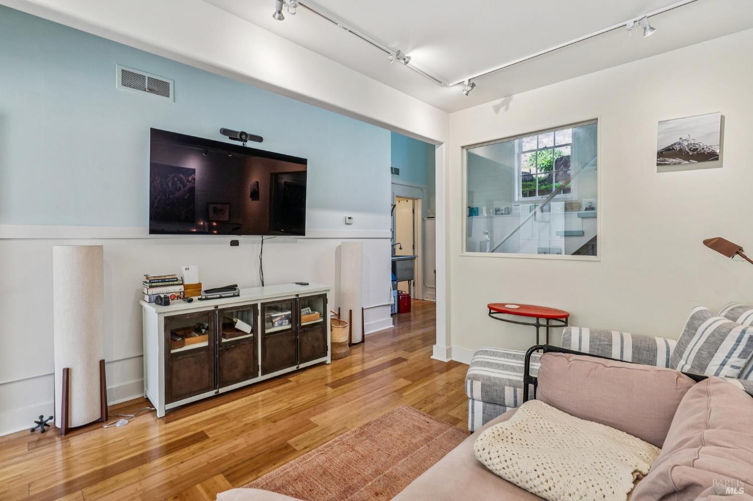 Detail Gallery Image 17 of 45 For 3 Wharf Rd, Bolinas,  CA 94924 - – Beds | – Baths