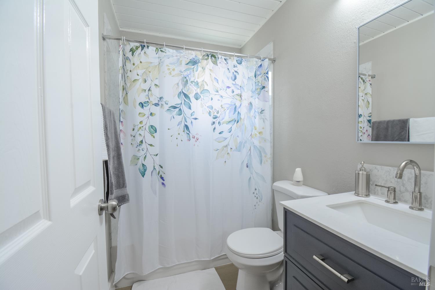 Detail Gallery Image 23 of 33 For 456 Lovers Ln, Vacaville,  CA 95688 - 4 Beds | 2 Baths