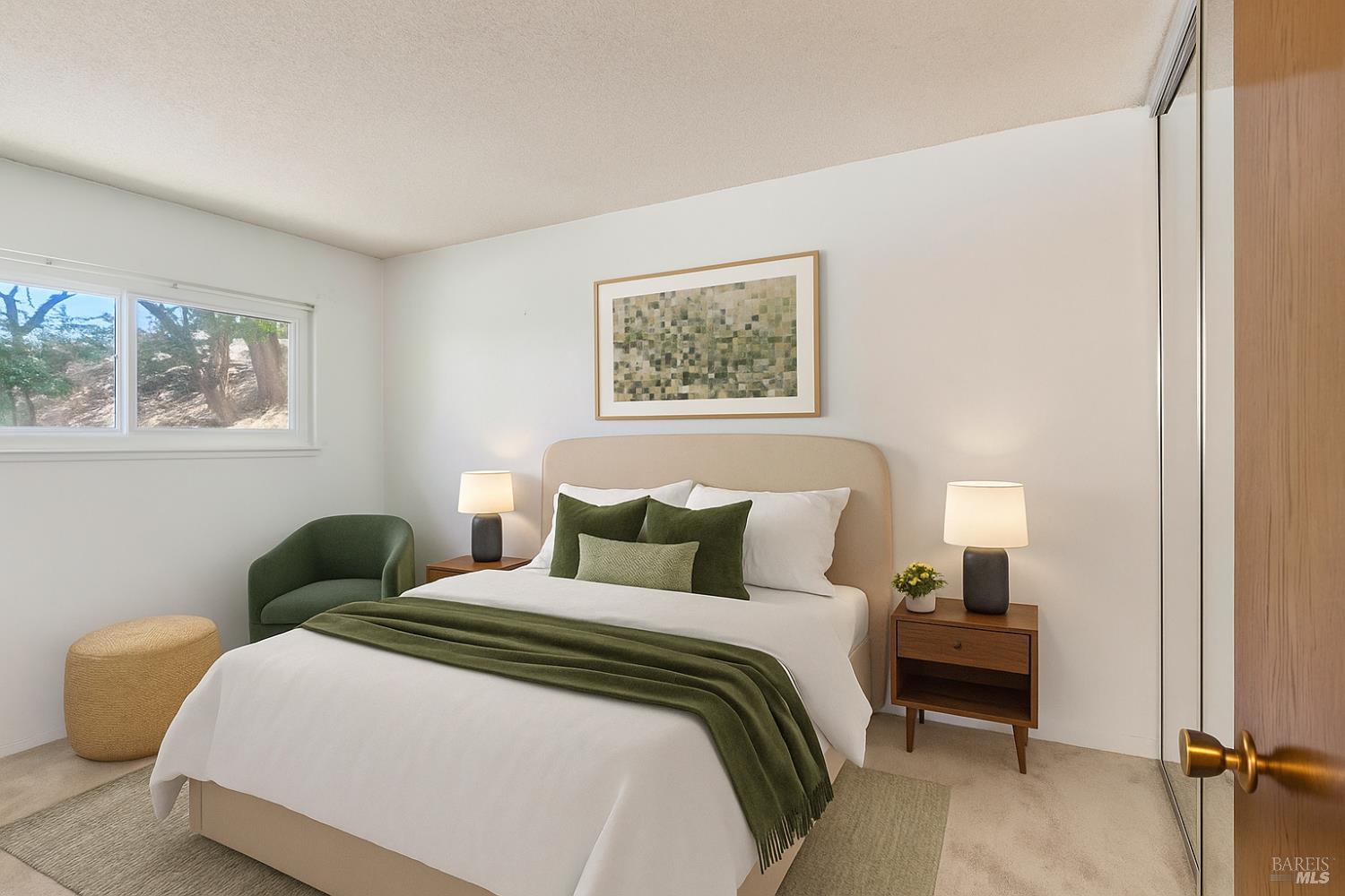 Detail Gallery Image 7 of 22 For 1411 Casa Buena Dr #14,  Corte Madera,  CA 94925 - 3 Beds | 1/1 Baths