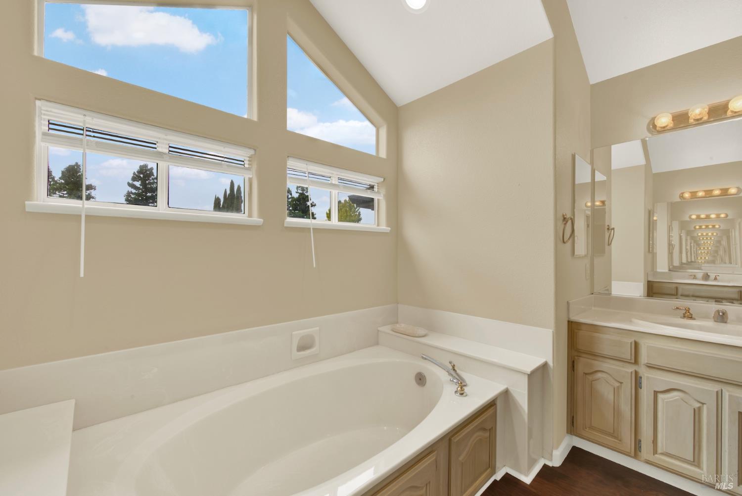 Detail Gallery Image 43 of 70 For 1520 Gill Ct, Dixon,  CA 95620 - 5 Beds | 3 Baths